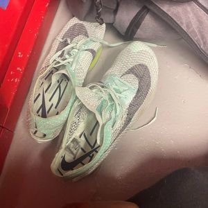 Distance max flys used size 9.5